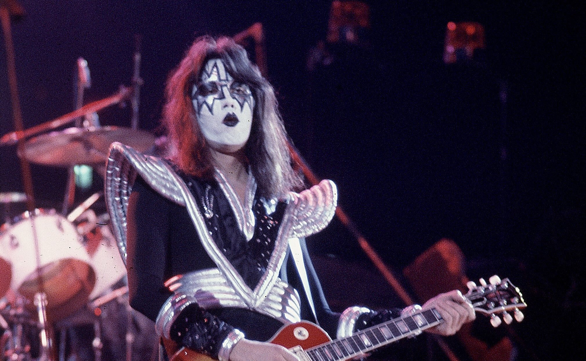 Ace Frehley оригиналният водещ китарист и основател на глем рок