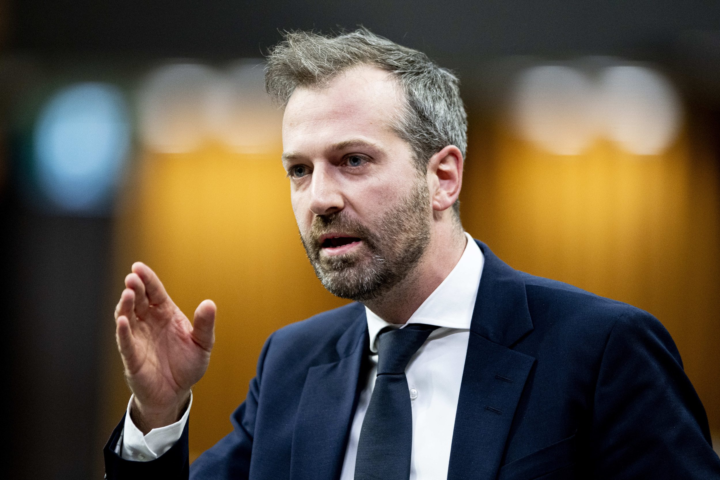 Министърът отговарящ за Canada Post казва че промените които обяви