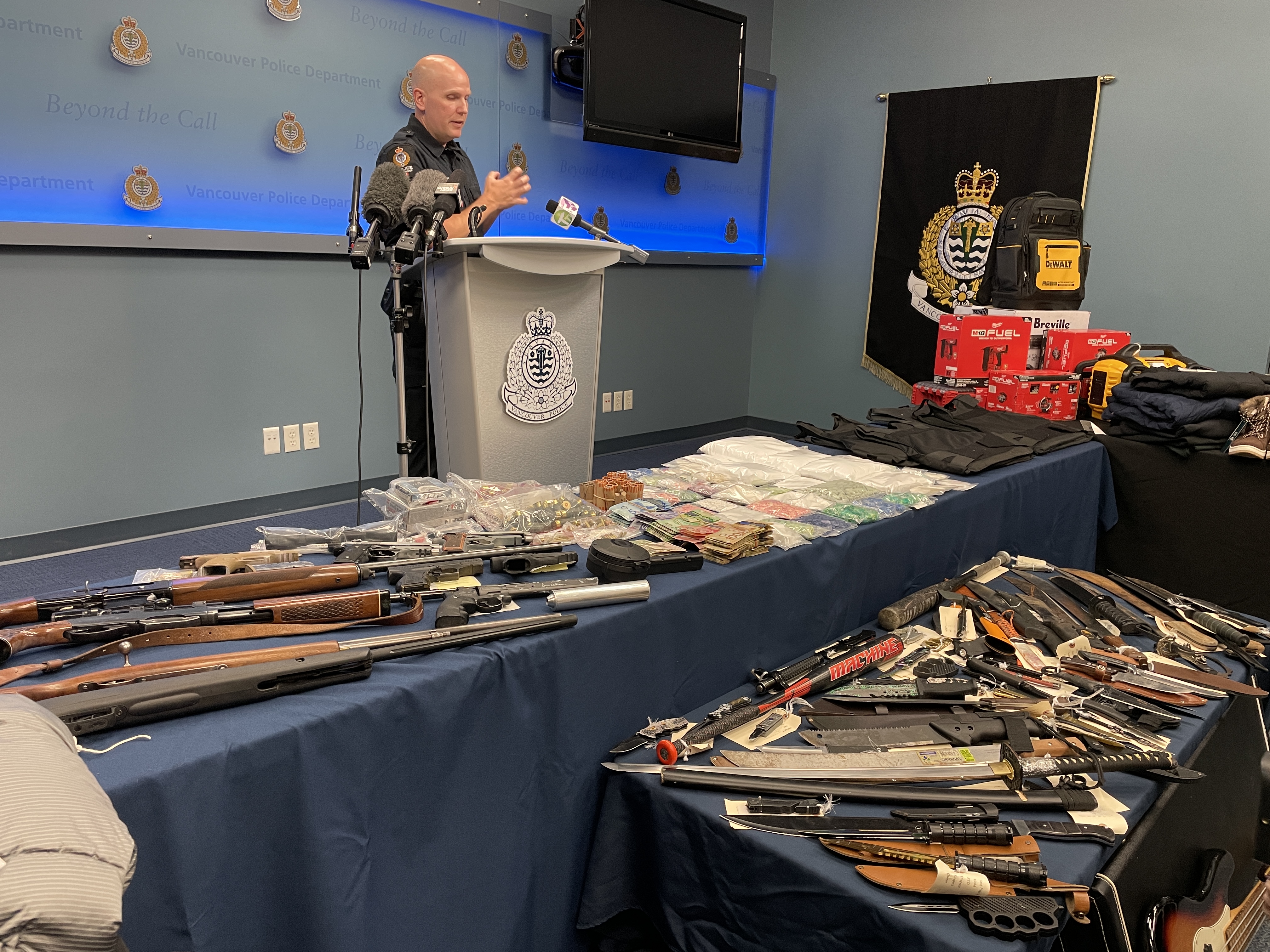 Полицията във Ванкувър съобщи че шестседмично разследване на престъпна мрежа