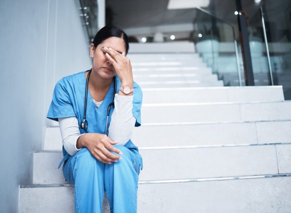 Според нов доклад Квебек губи млади медицински сестри по бързо отколкото