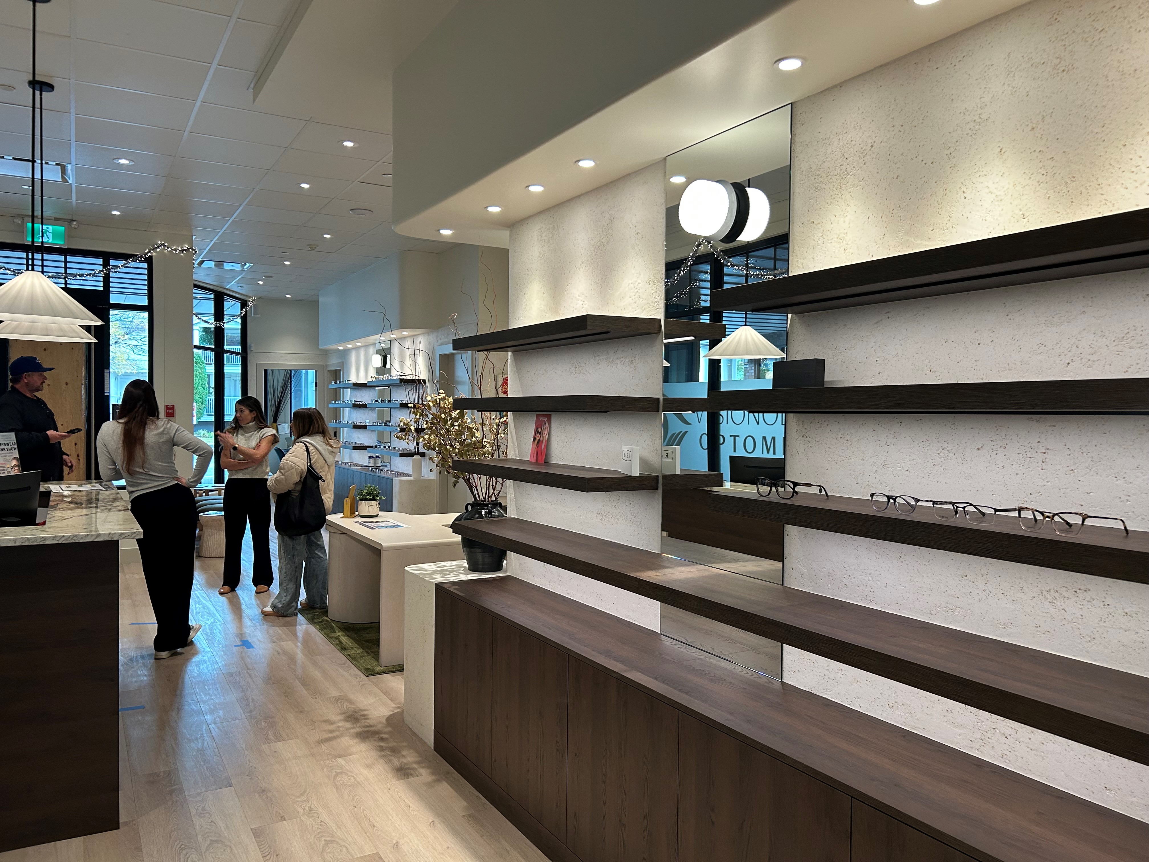 Клиниката по оптометрия в Келоуна се тресе от огромна кражба