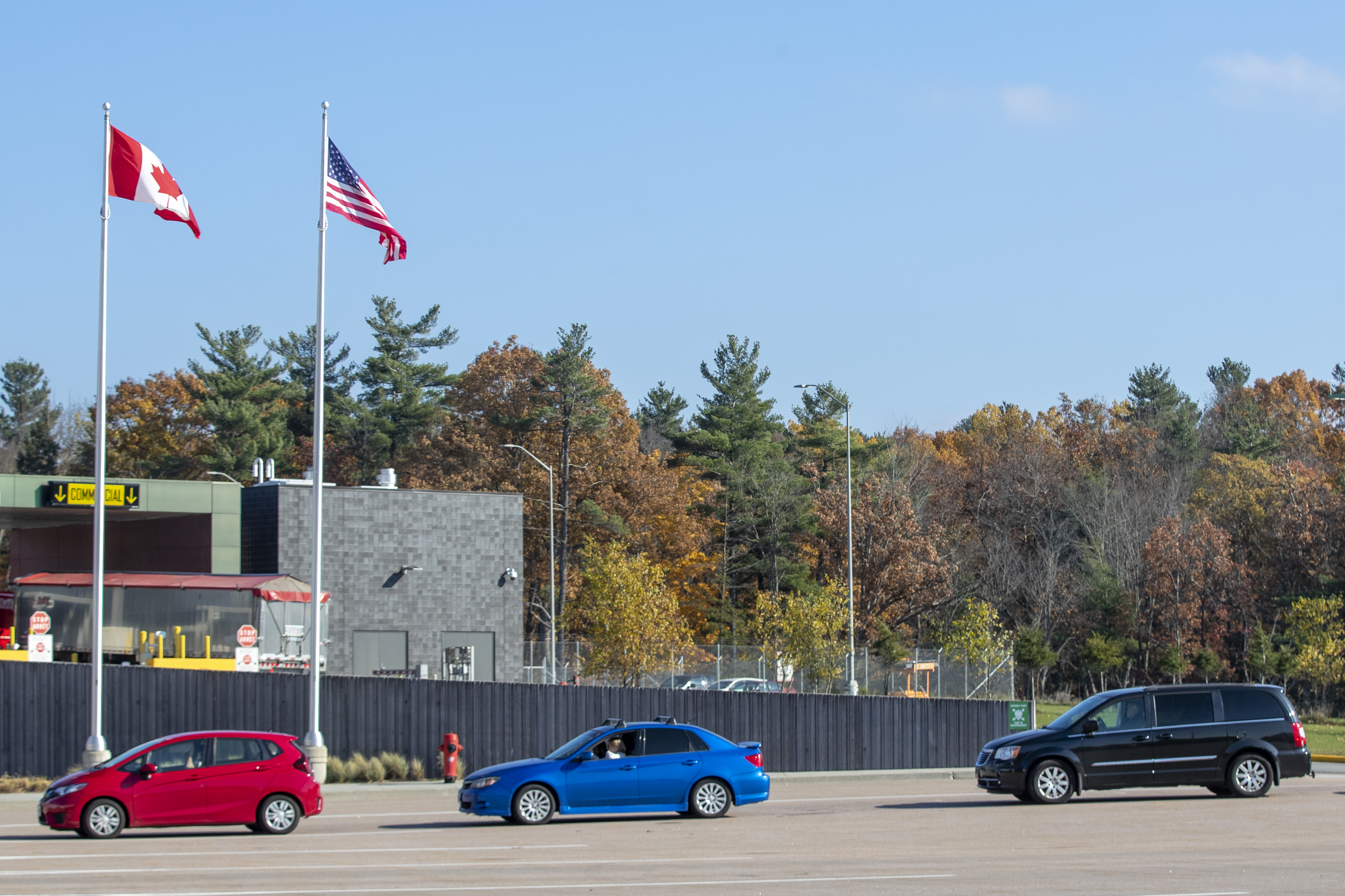 Докато Канада се бори с търговската война на президента на