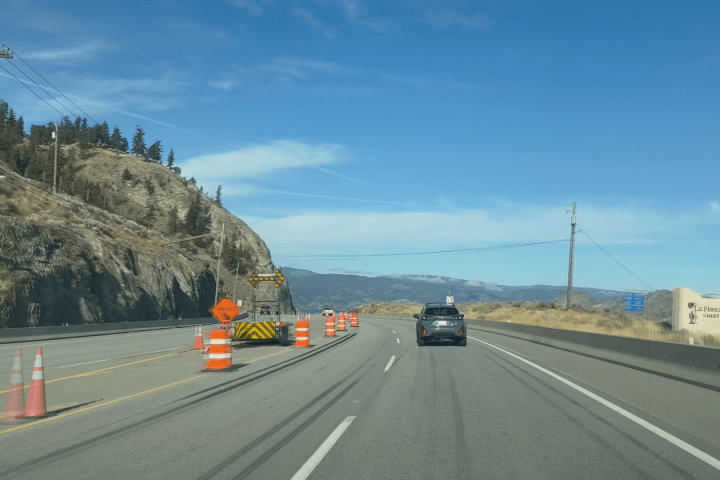Work resumes at Highway 97 rockslide site near Summerland, B.C.