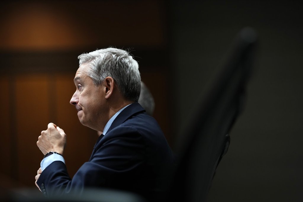 Министърът на финансите Франсоа Филип Шампан казва че нов доклад на