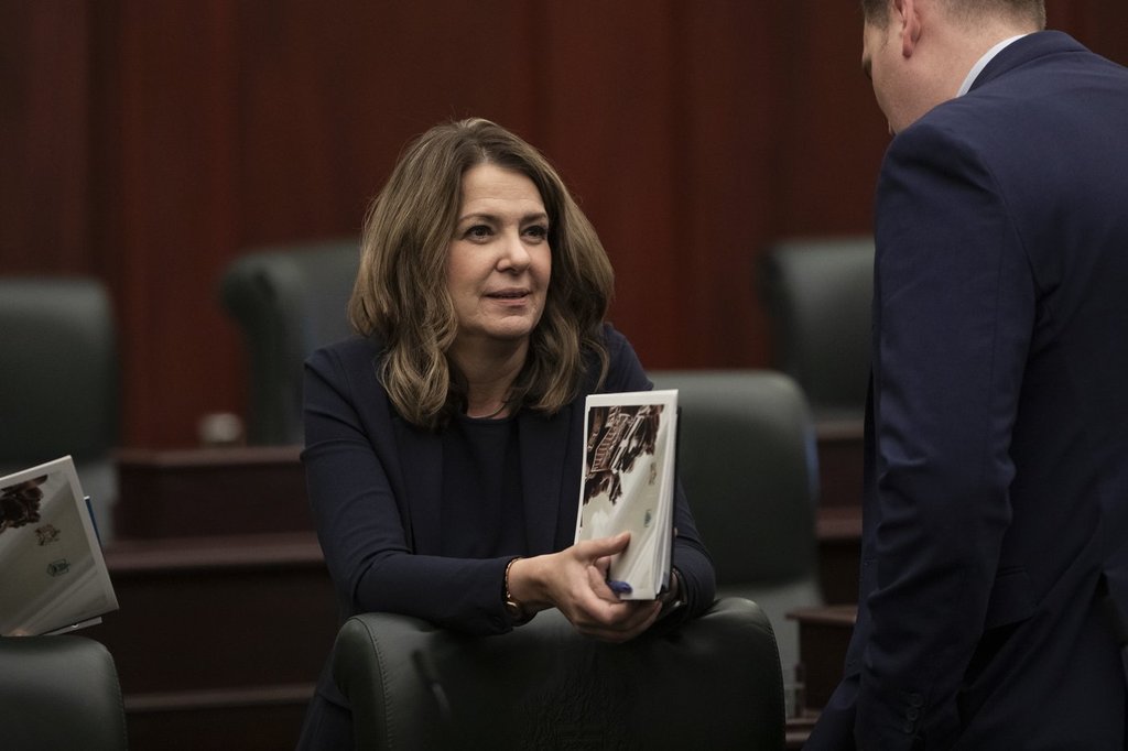 Правителството на Алберта е готово да внесе законодателство днес с