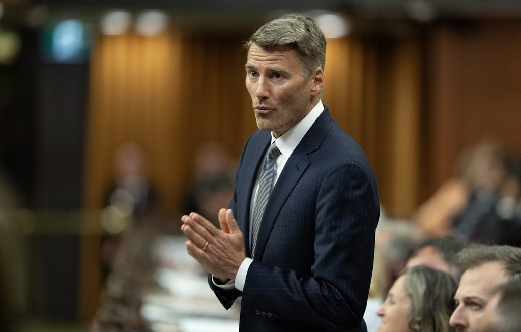 Федералният министър на жилищното строителство Грегор Робъртсън казва че средната