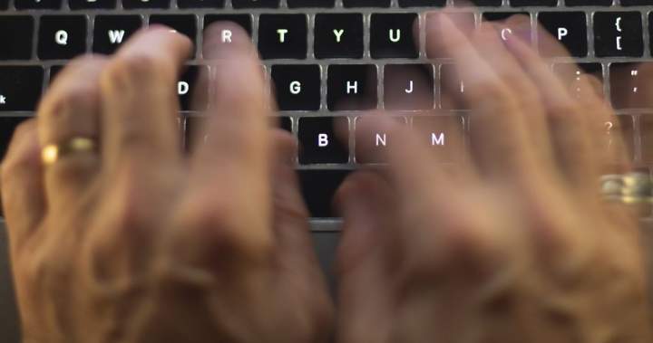 Обвинения свързани със сексуална експлоатация на деца са повдигнати срещу