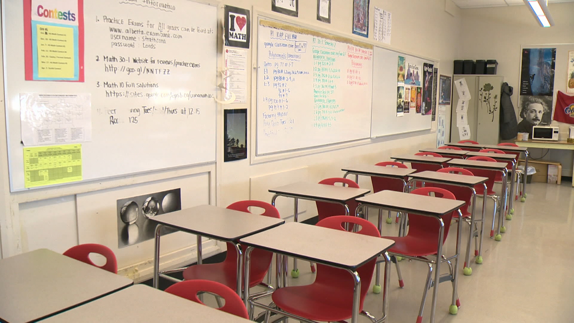 Учениците в повечето училища в Албърта се очаква да се