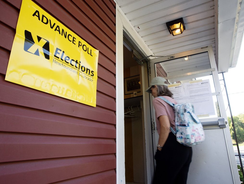 избиратели в Нюфаундленд и Лабрадор се отправят към урните днес