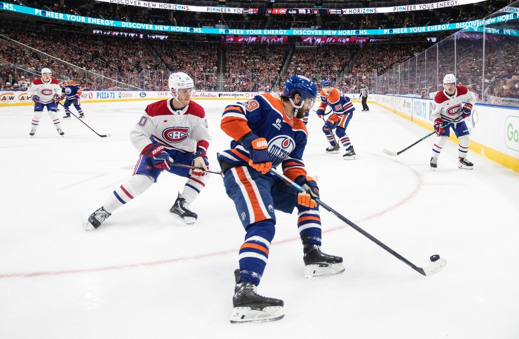 ЕДМОНТОН – Василий Подколзин вкарва победния гол в мача с