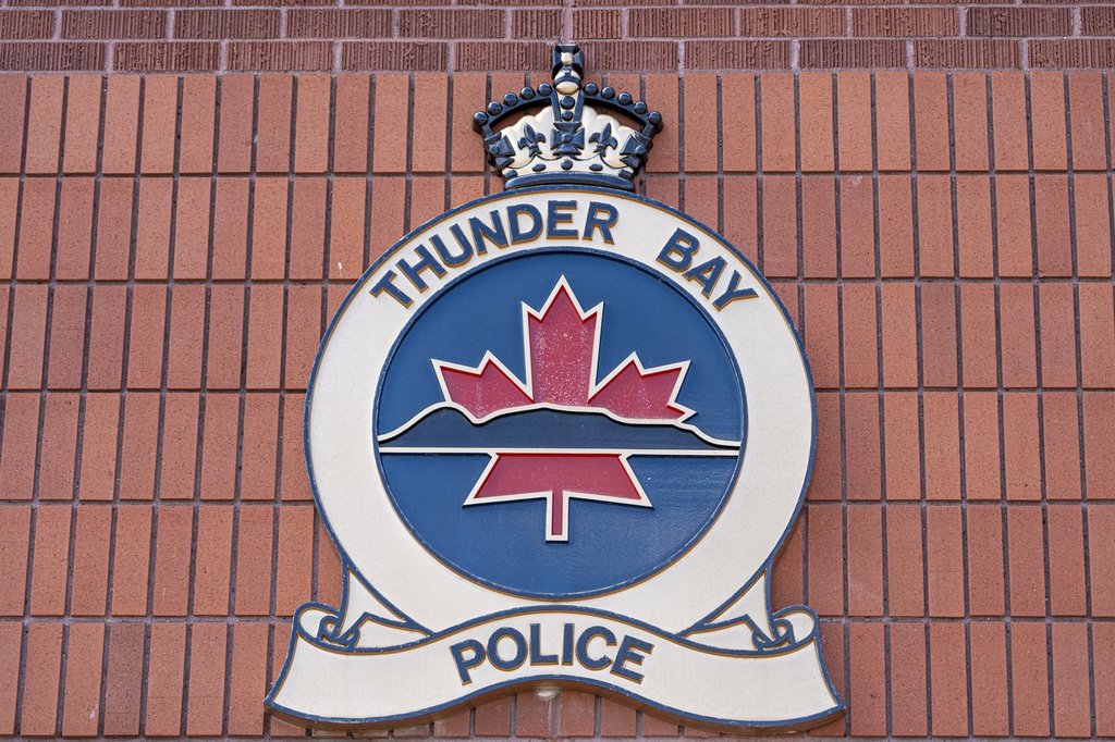 Тийнейджър от Thunder Bay Ont src https d21y75miwcfqoq cloudfront net 70c8fc80 alt