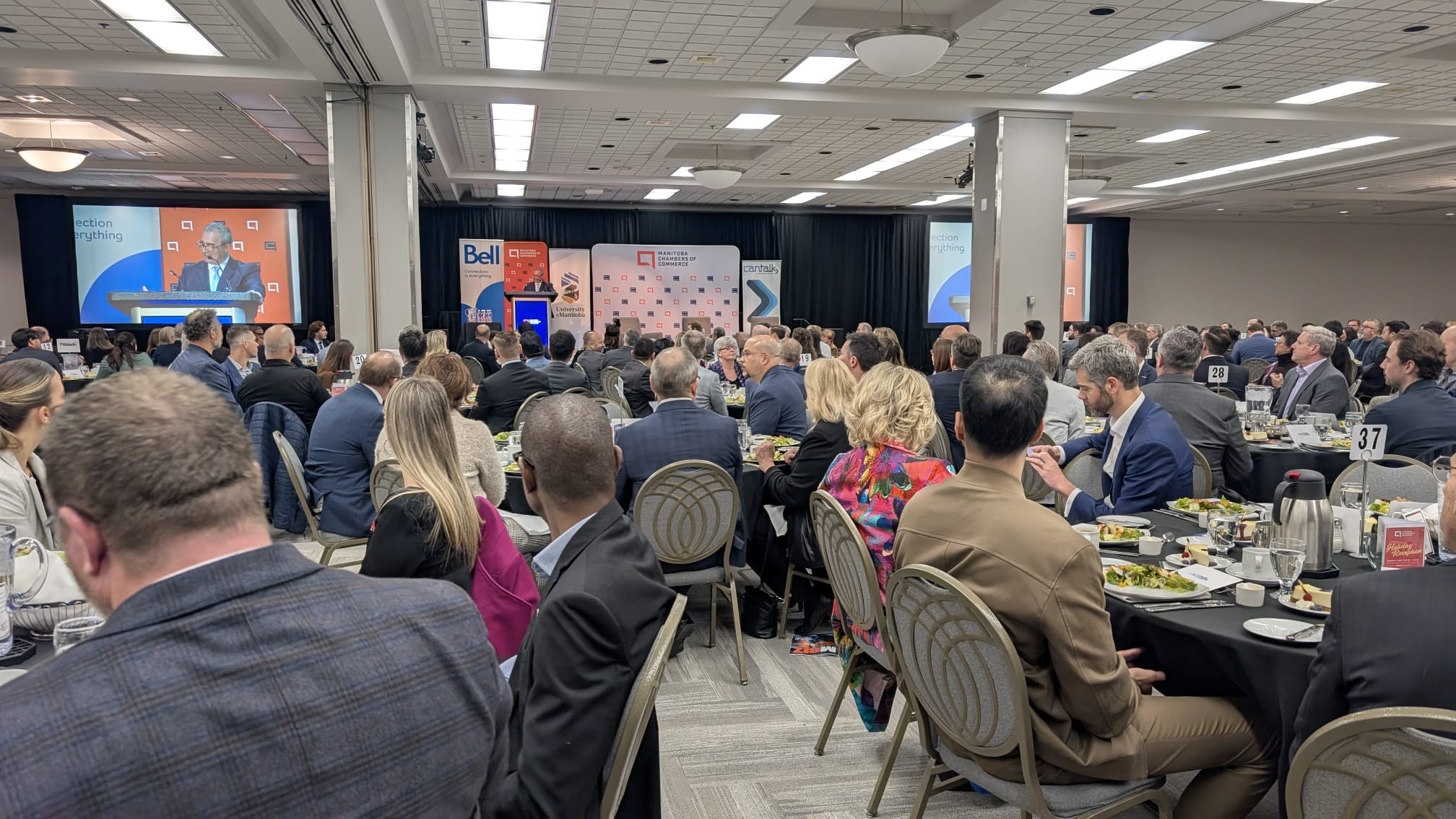 Правителството на Манитоба казва че ще разгледа препоръките на нов