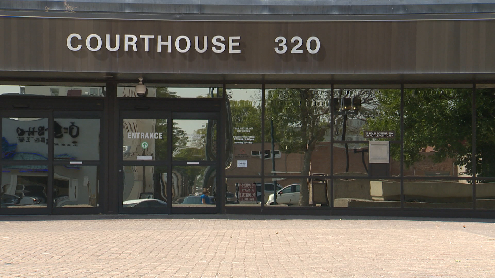 12 годишно момче обвинено в опит за убийство на седемгодишния си