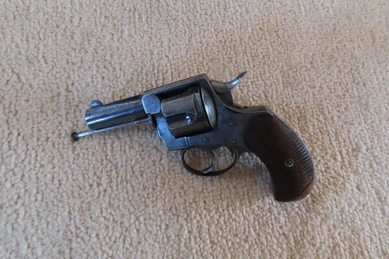 Полицията в Калгари съобщи че двама души от Уилоу Крийк