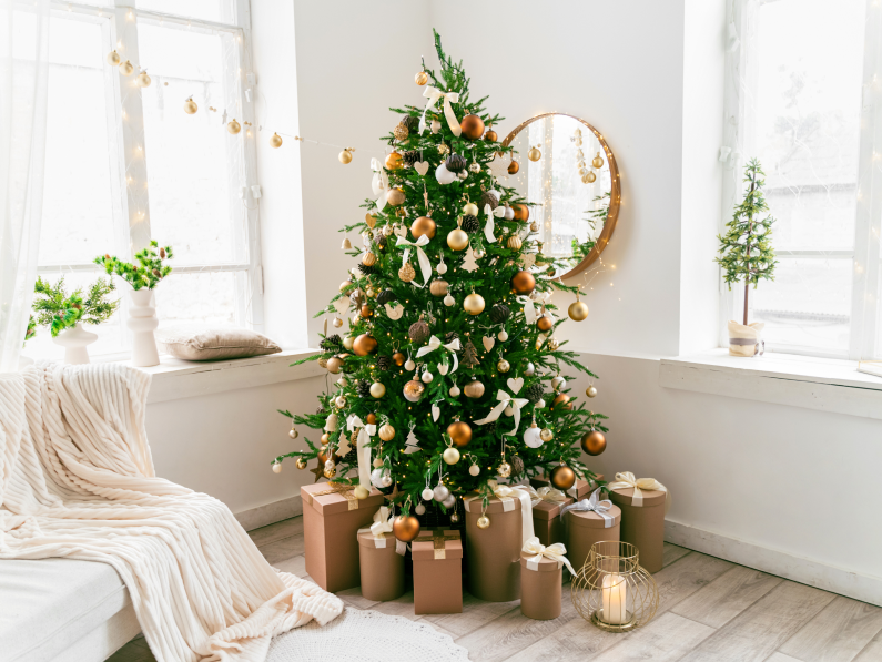 We’ve rounded up the top picks from brands like Simons, Balsam Hill, and Wayfair to make your holiday celebrations extra merry.