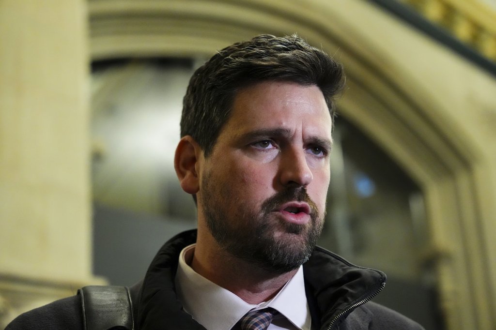 Министърът на правосъдието Шон Фрейзър каза че ще бъде отворен