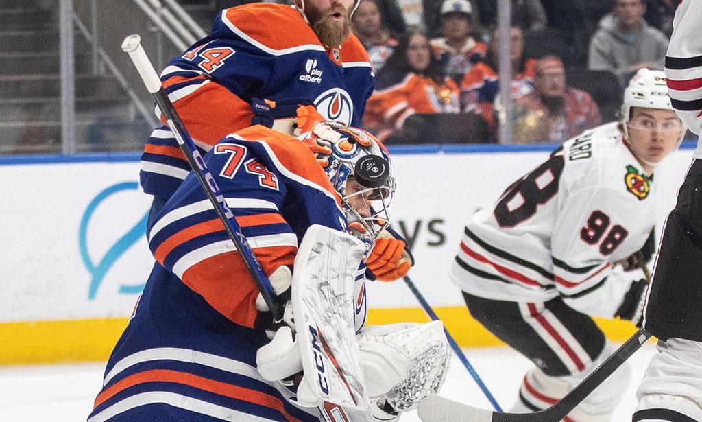 Bouchard, McDavid lead Oilers past Blackhawks