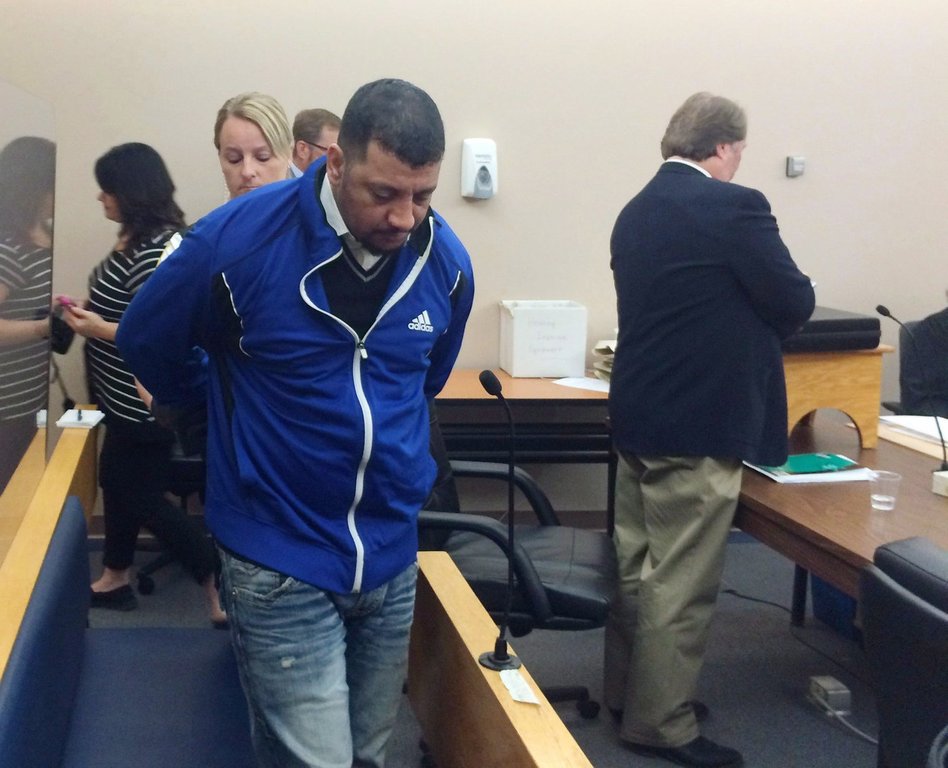 Мъж осъден за изнасилване на две жени и 15 годишно момиче