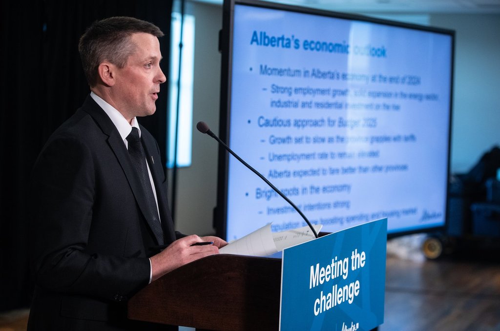 Alberta’s economy remains in the red with tweaked $6.4B deficit