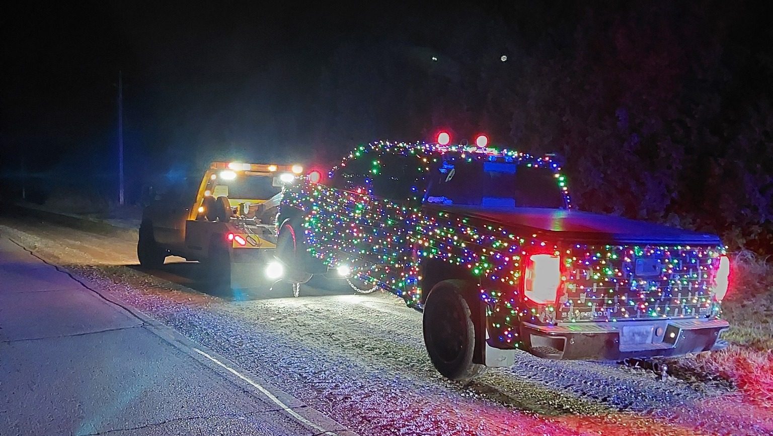 Провинциалната полиция на Онтарио OPP казва че пикап украсен с