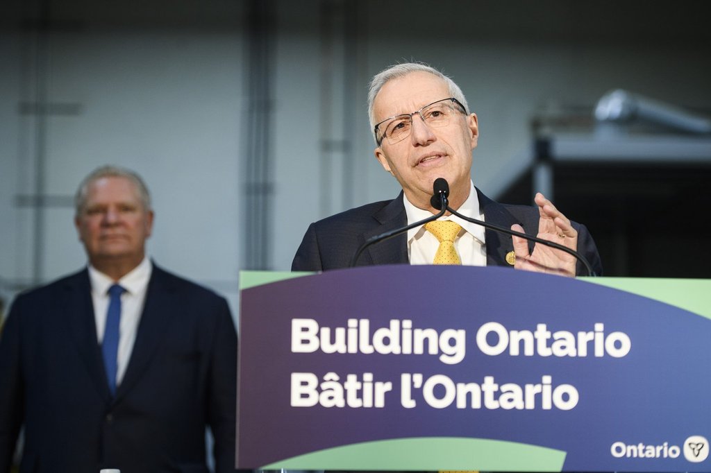 Министърът на Онтарио кръстосва света, за да преследва инвестиции и работни места в отбранителната промишленост