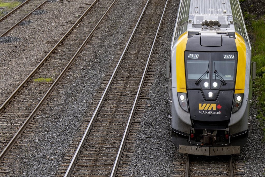 Железопътната пътническа услуга Via се сблъска със значителни прекъсвания през