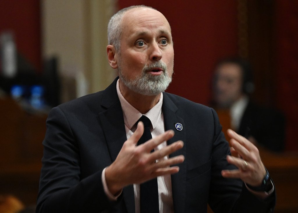 МОНРЕАЛ – MNA на Québec Solidaire Винсент Марисал обяви днес