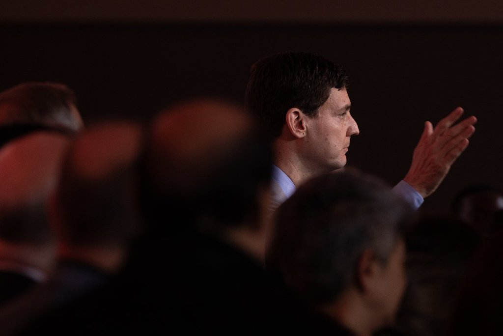 Законодателството за ускорено изграждане на северен електропровод изскърца в законодателния