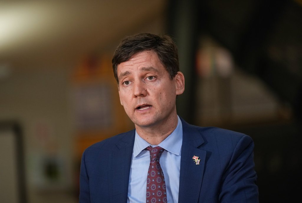 B.C. premier to speak live following pipeline MOU signed by Ottawa, Alberta