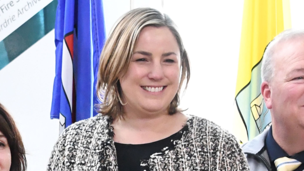 Член на законодателния орган на Алберта предприема атака срещу един