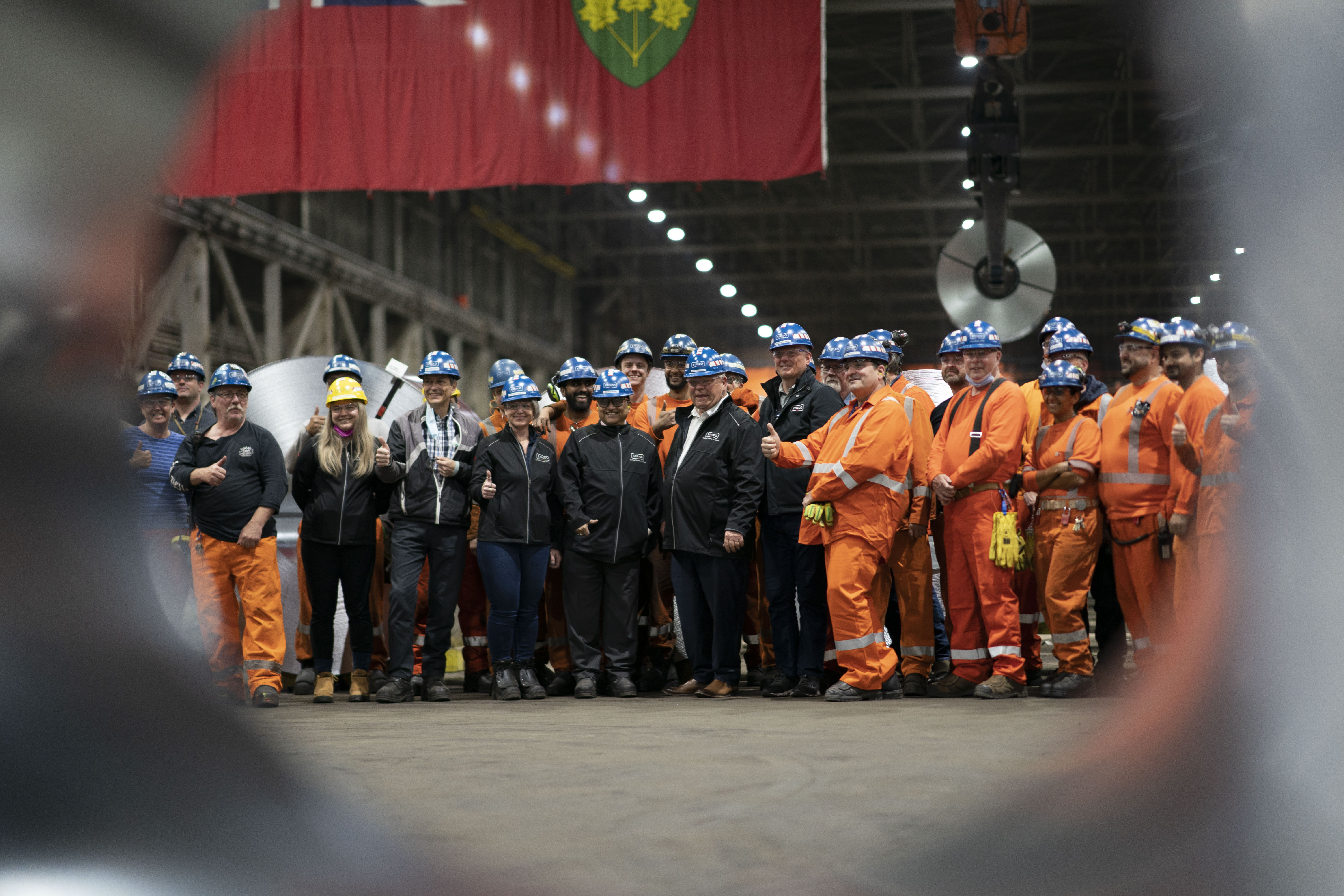 Премиерът на Онтарио Дъг Форд празнува изненадващ ръст в данните