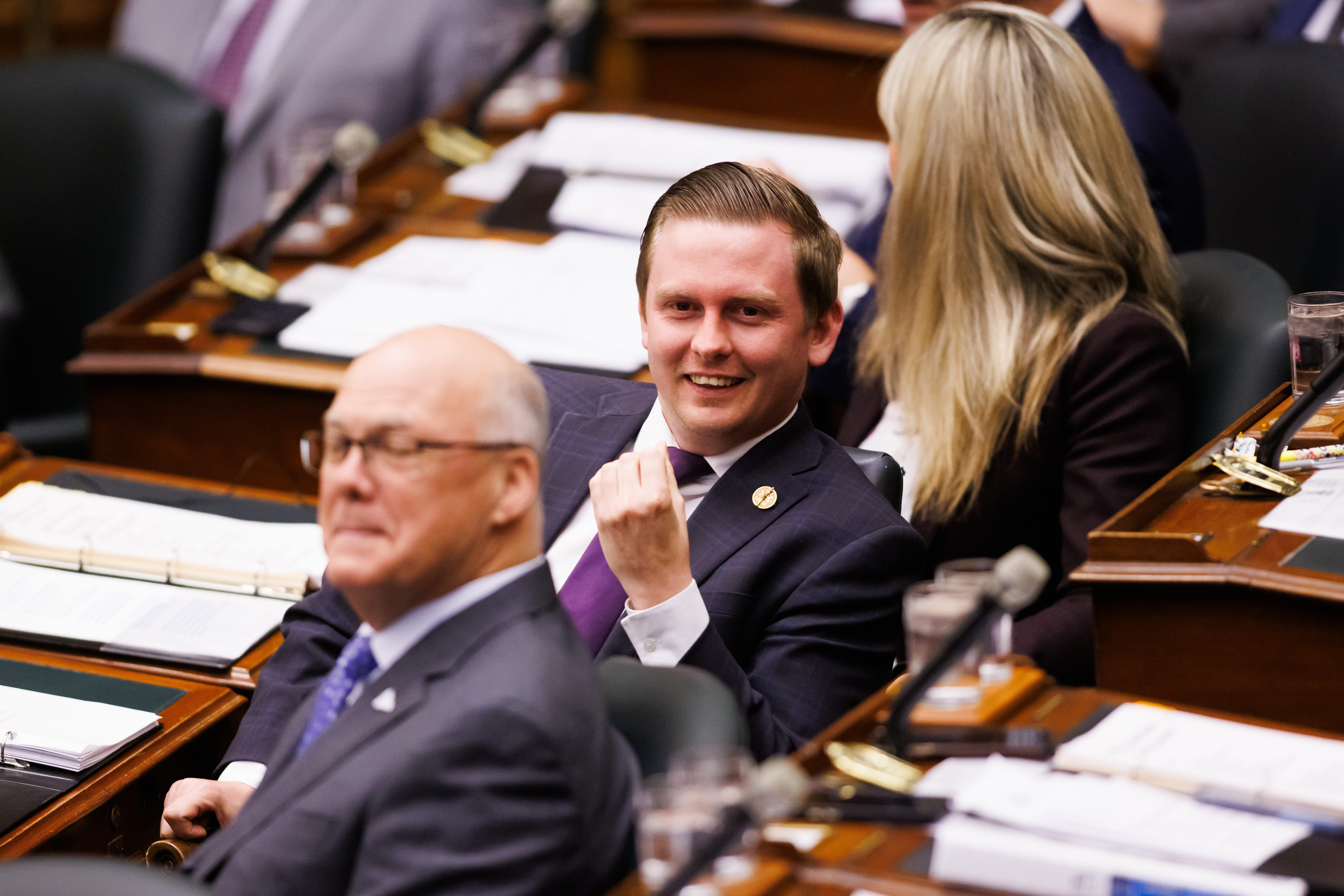 В началото на ноември министърът на гражданството и мултикултурализма на Онтарио