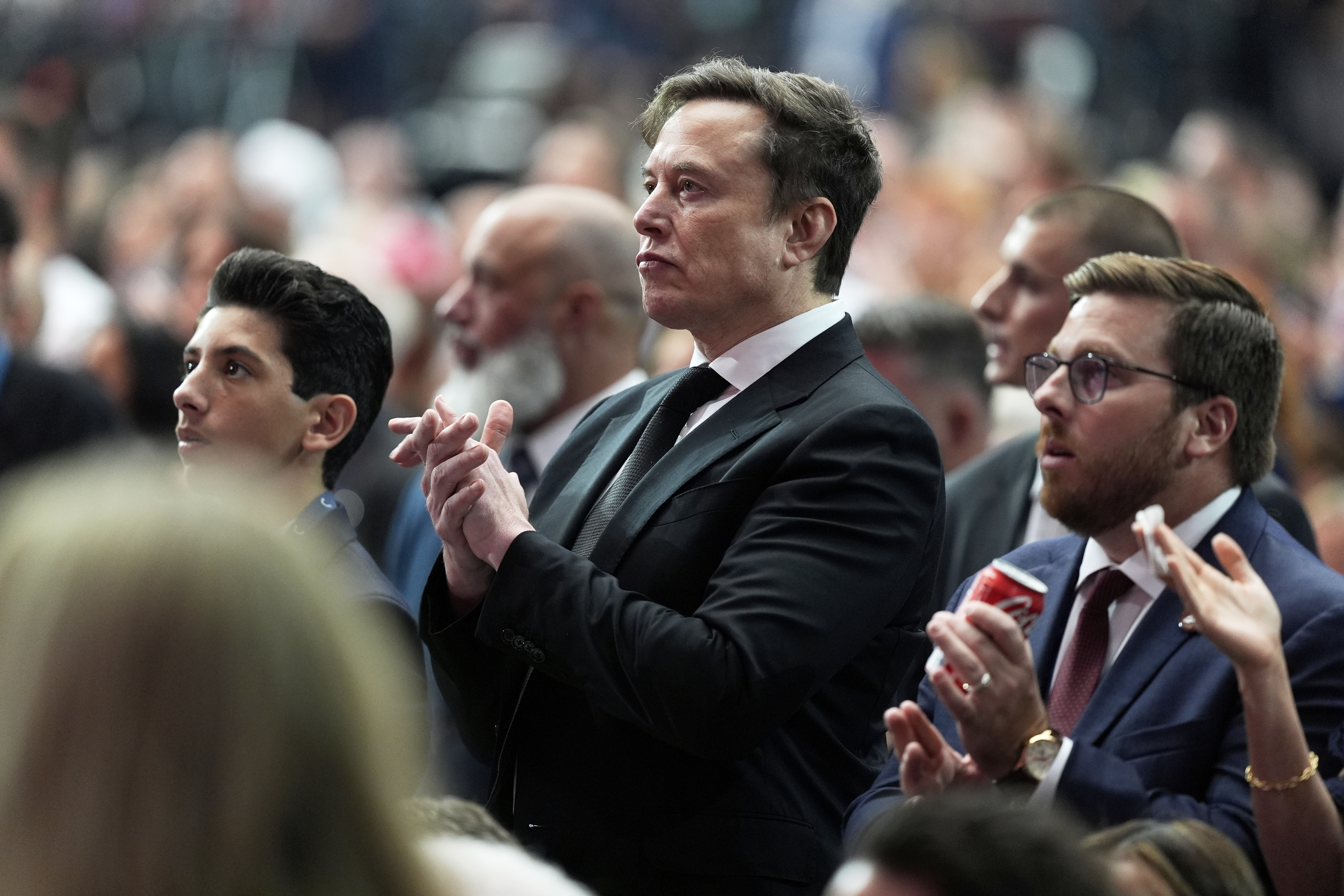 На най богатия човек в света току що бе даден шанс да стане първият