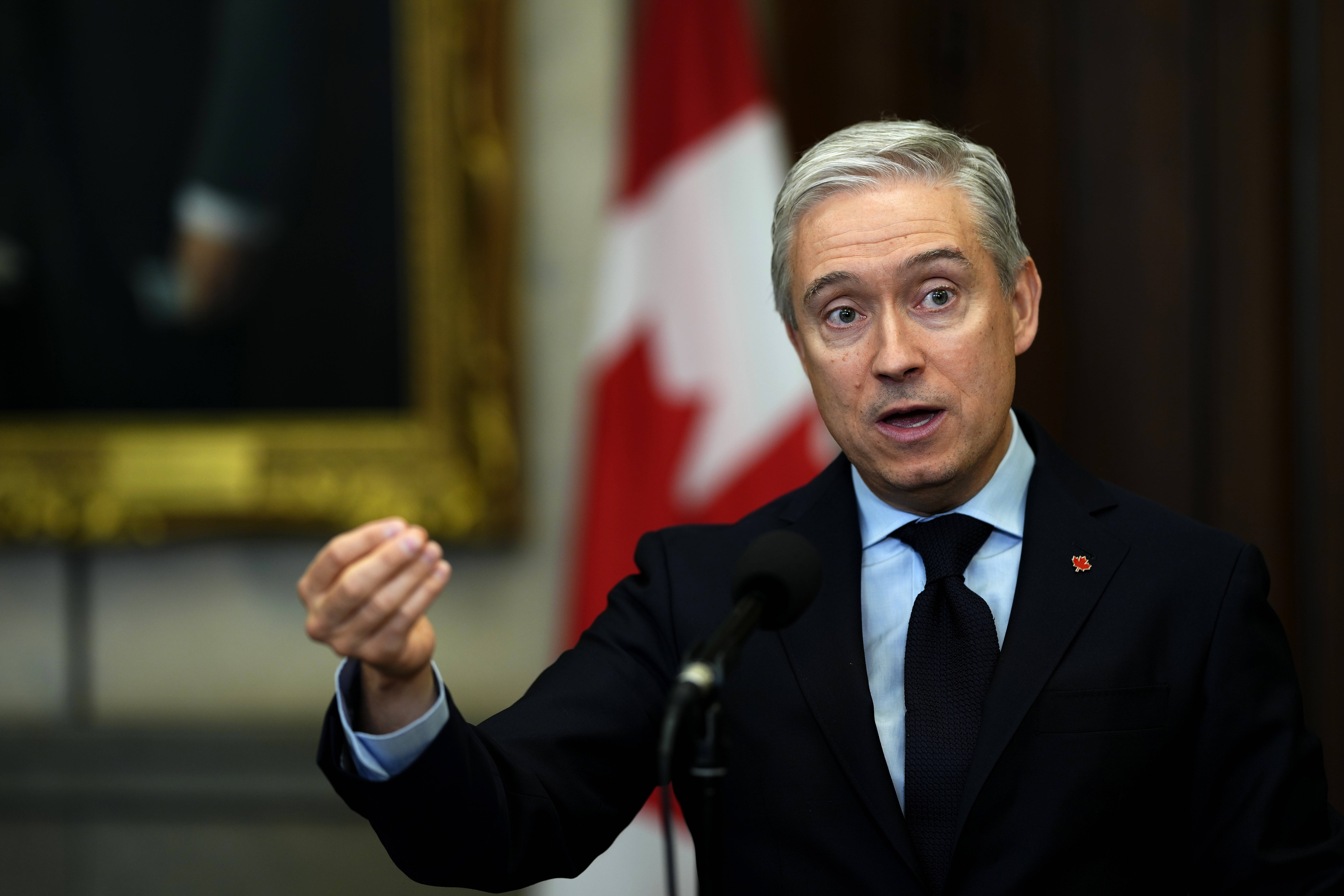 Тъй като министър председателят Марк Карни се стреми да продаде канадци