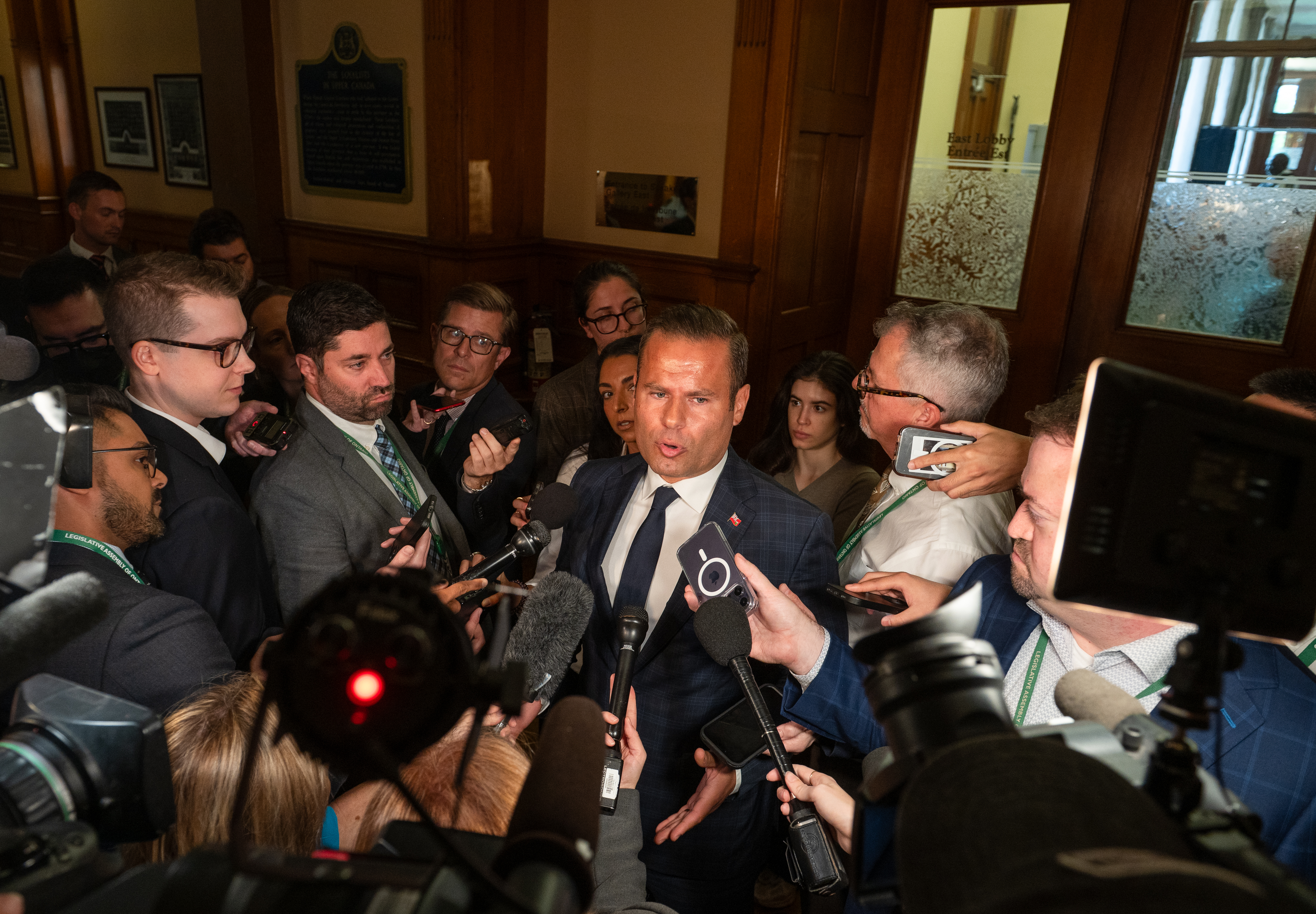 Премиерът на Онтарио Дъг Форд казва че няма да се