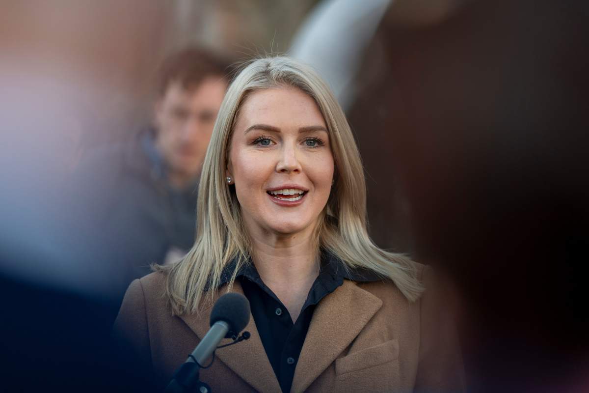 White House press secretary Karoline Leavitt's family member detained by ICE  - National | Globalnews.ca