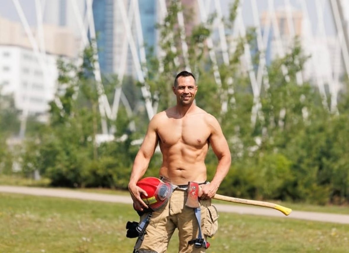 Edmonton firefighter goes from cancer diagnosis to calendar model