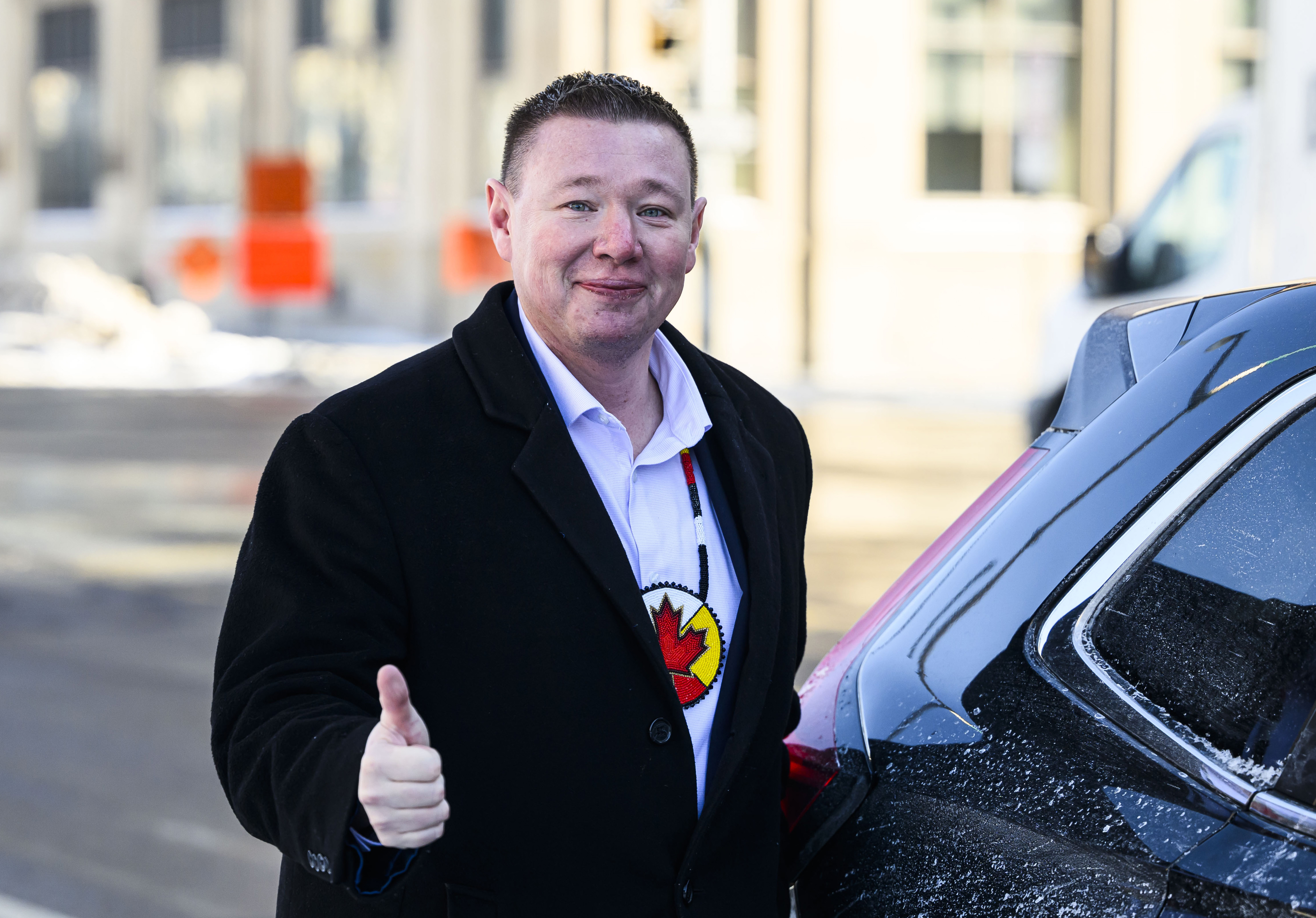 Комисарят по изборите в Канада казва че е глобил депутата