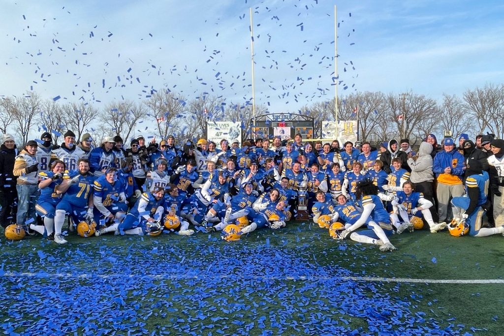 За отбор на Саскатун Хилтопс който започна сезона си със