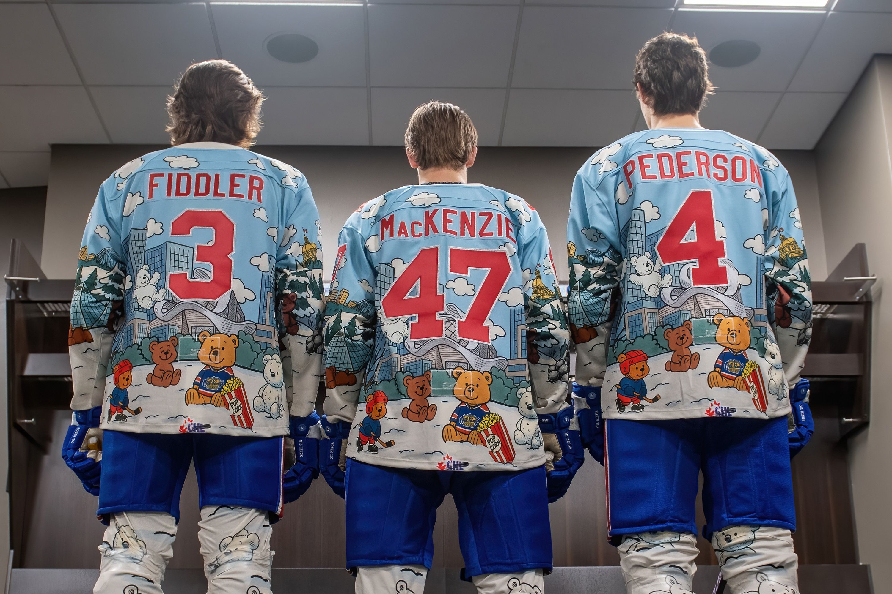 Ойл Кингс разкриха фланелките Teddy Bear Toss за 2025 г