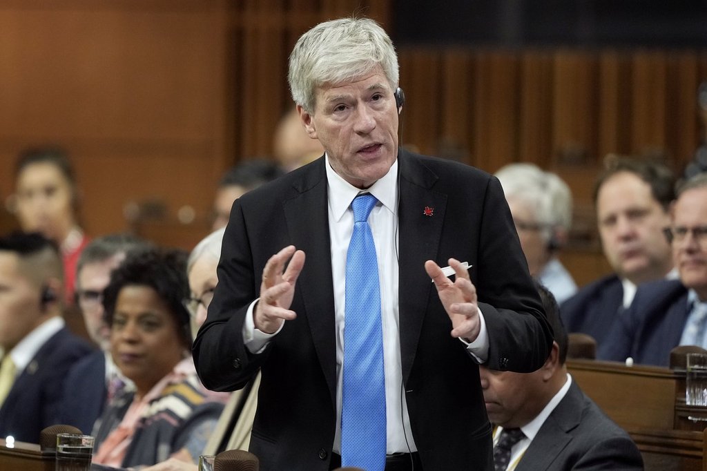 Hodgson says Ottawa is close to providing clarity on B.C. tanker ban