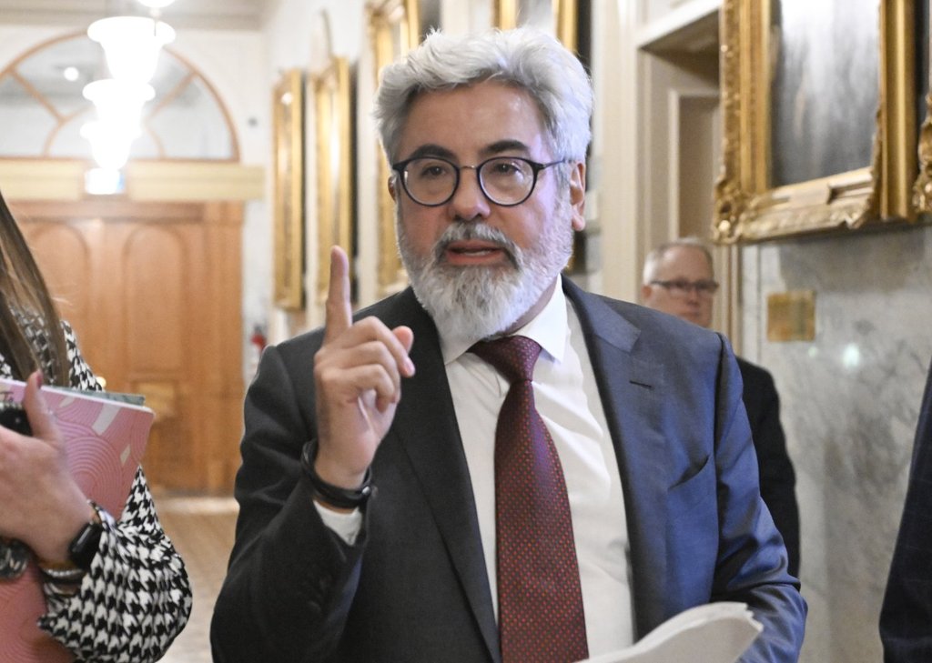 Лидерът на либералите в Квебек Пабло Родригес призовава за независимо