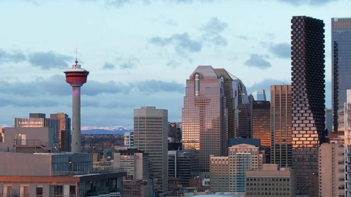 A new report release Thursday by Vibrant Communities Calgary estimates the cost of a living wage in the city at $26.50 per hour. That's more than $10 higher than Alberta's current minimum wage.