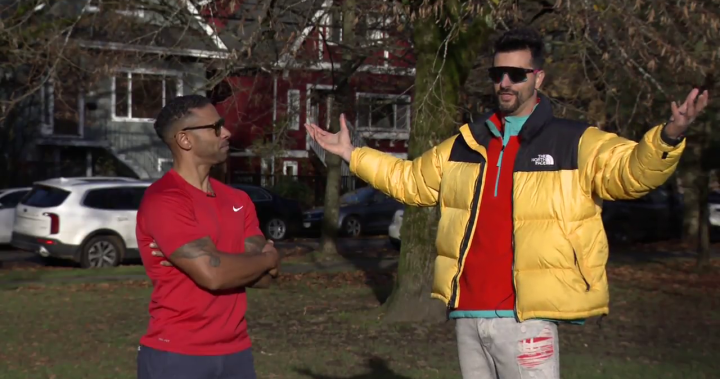 Жителят на Порт Муди Британска Колумбия Владимир Ружич и семейството