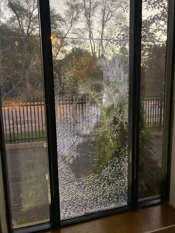 Полицията в Торонто разследва вандализъм в синагога в северния край