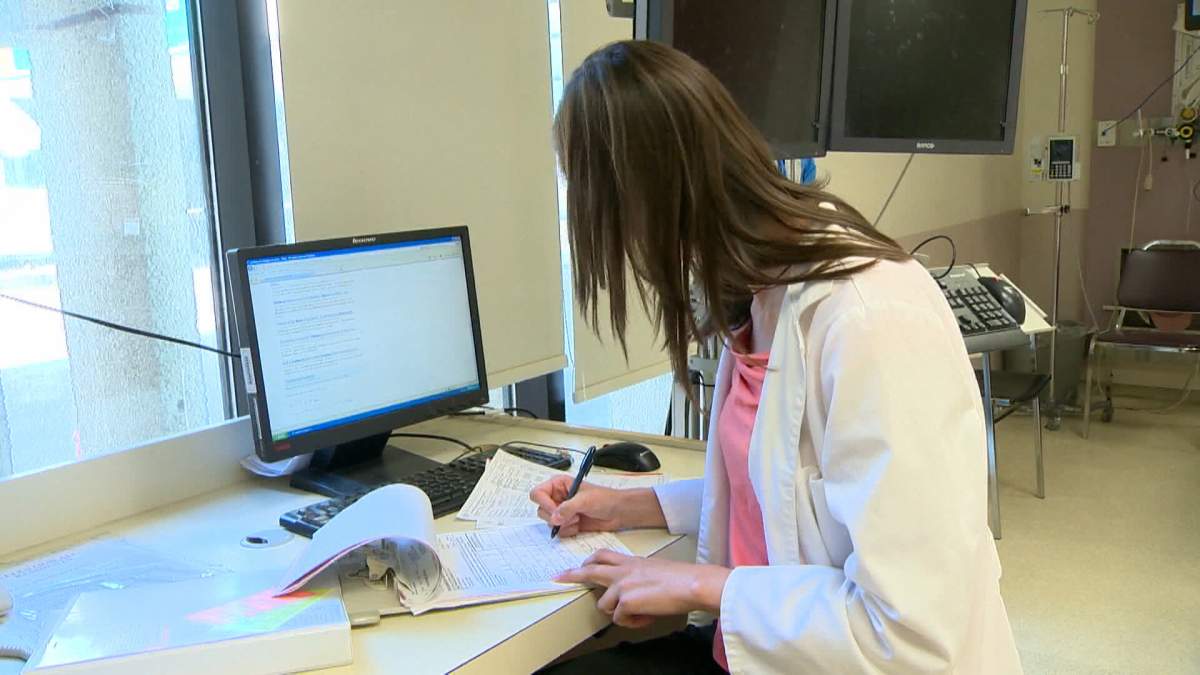 Alberta's UCP government is proposing to allow doctors to simultaneously work in both the public and private health care systems.