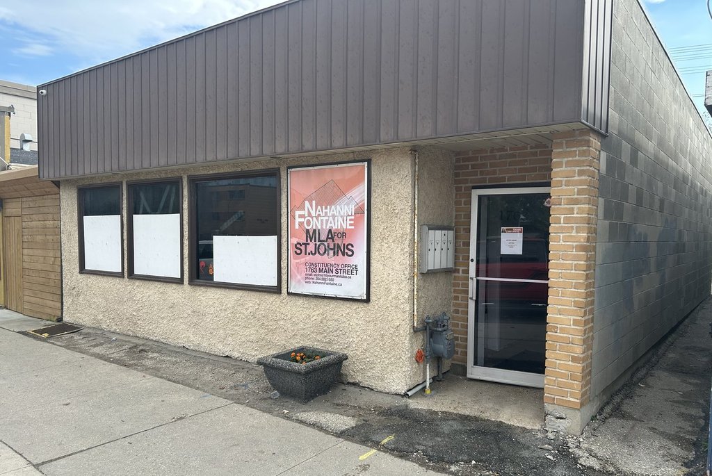 Полицията в Уинипег е повдигнала обвинения срещу мъж в подпалването