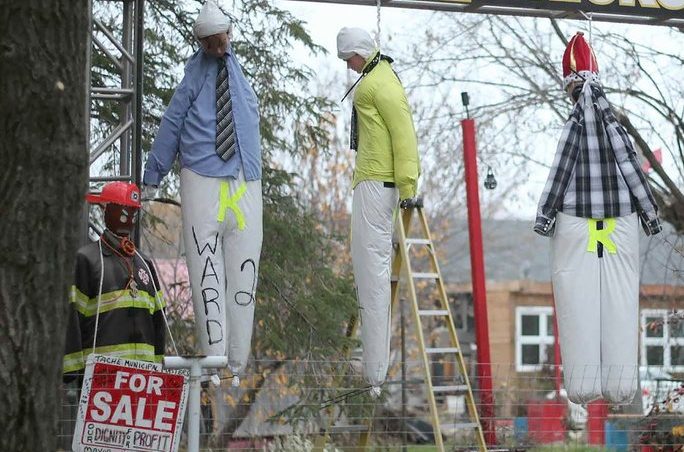 RCMP на Манитоба казват че обиден дисплей за Хелоуин в