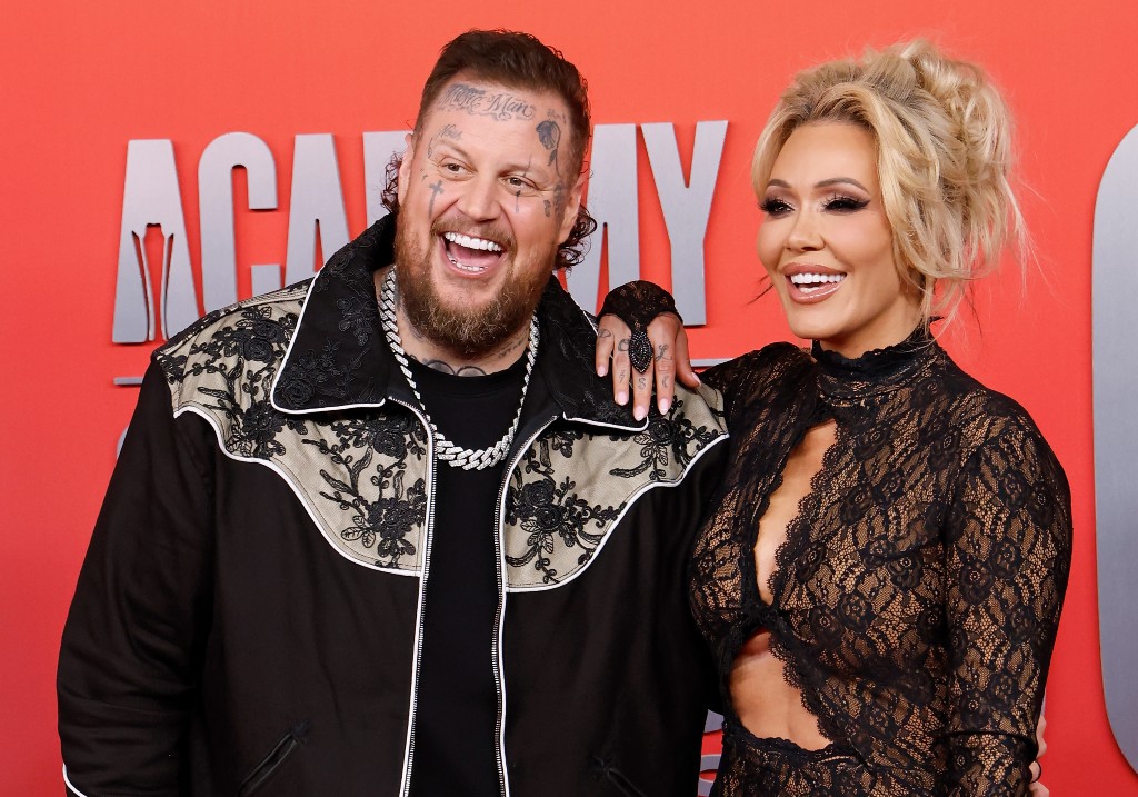 Jelly Roll се готви да дебютира с нова визия 40 годишният певец Save