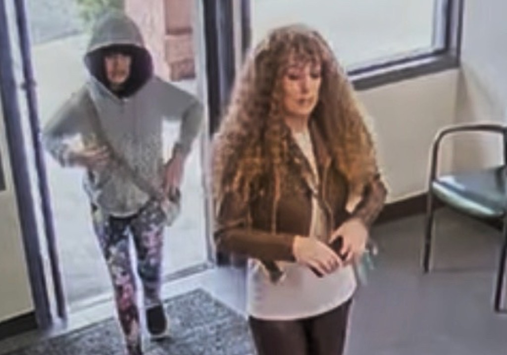 Surveillance photos of Melodee Buzzard and Ashlee Buzzard reportedly seen in wigs.